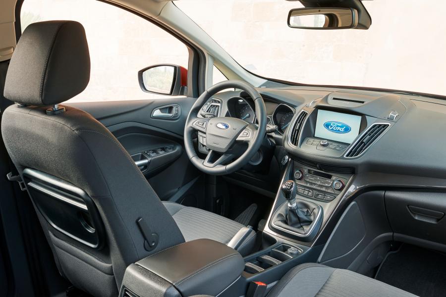 Интерьер Ford C-Max 2015 года  (фото 31 из 34)